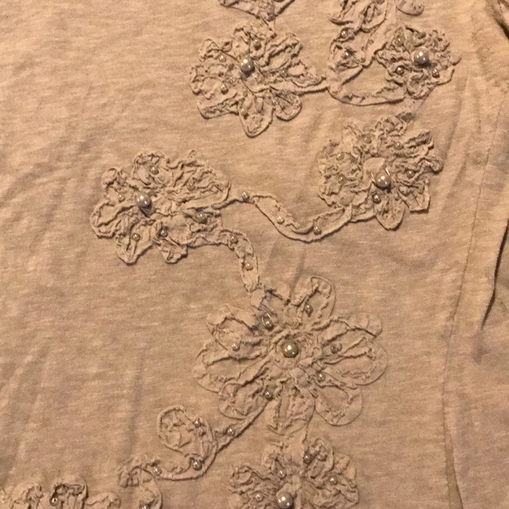 Top - Picture 2 of 2